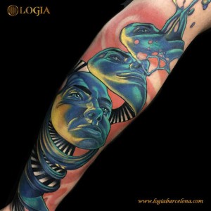 tatuaje-brazo-mascaras-color-logia-barcelona-leonardo   